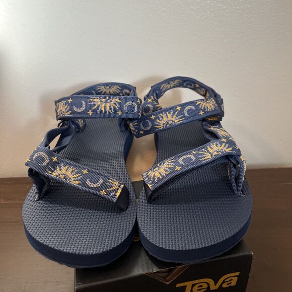 TEVA Women’s Original Universal Sandal, Navy Sun & Moon Celestial- 7 NEW IN BOX - Picture 3 of 6